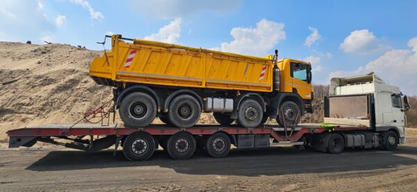 Transport niskopodwoziowy Francja